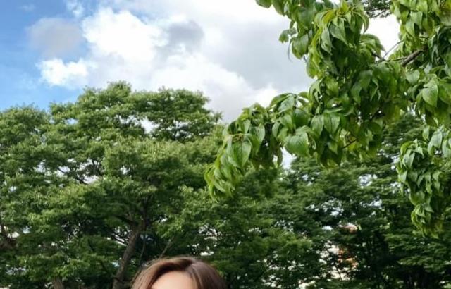 VIVIZ 엄지 3