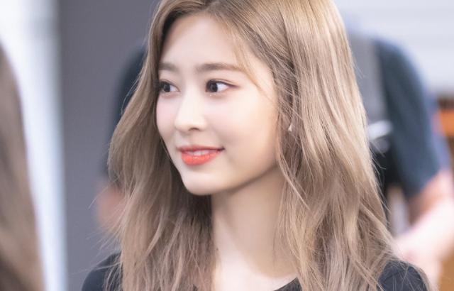 김민주