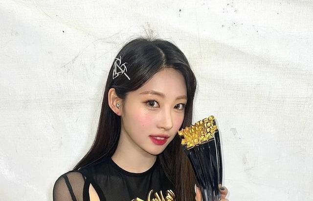 EVERGLOW SIHYEON