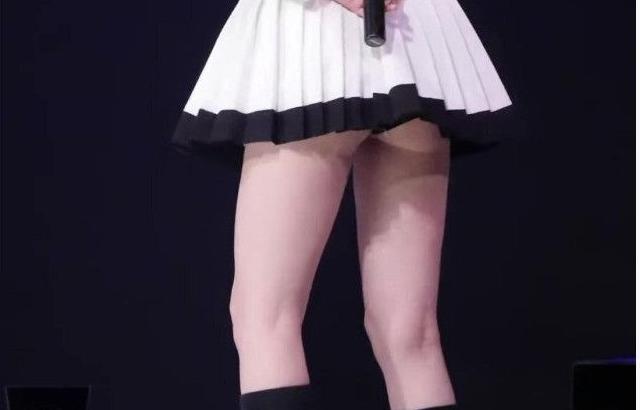 여자아이돌 엉밑살 노출 레전드