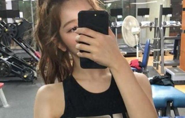 운동복입은 엘리스 소희