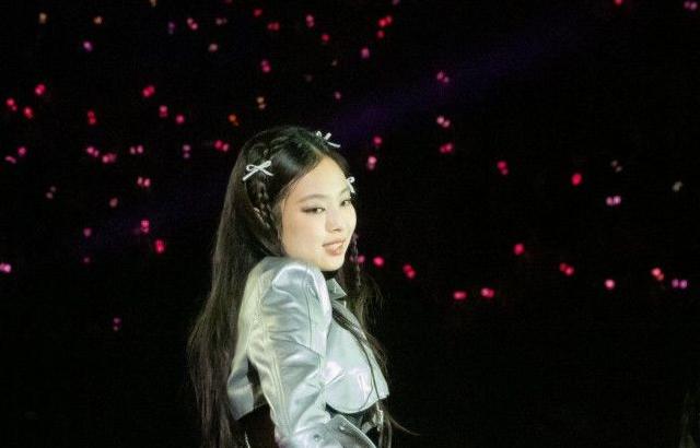 BLACKPINK JENNIE