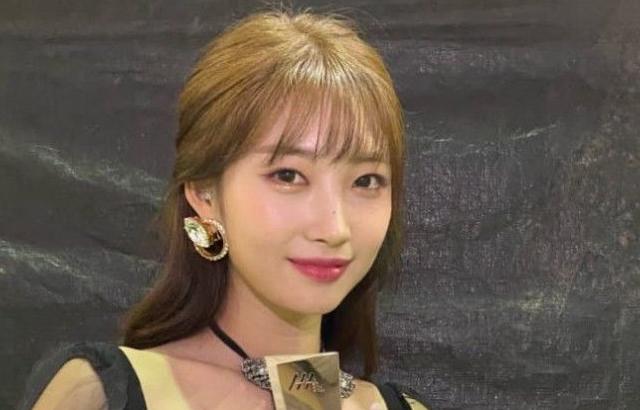 씨스루 입은 에버글로우 시현