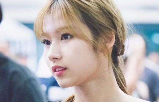 트와이스 사나