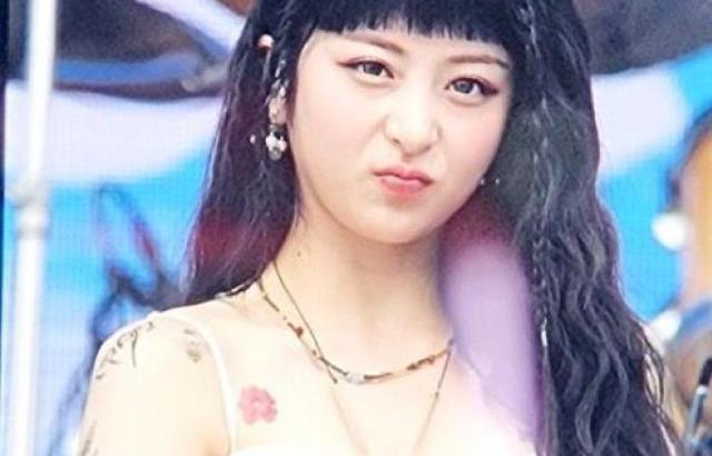 LE-SSERAFIM Yunjin
