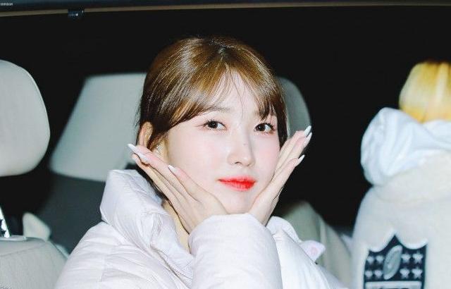 EVERGLOW Sihyeon