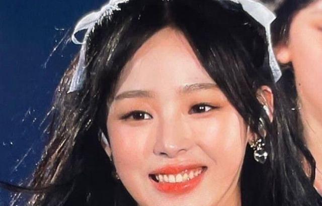 아이유 콘서트 첫날 게스트로 출연한 뉴진스