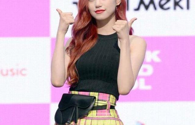 2년 전 오늘 로고 검스 위키미키 도연