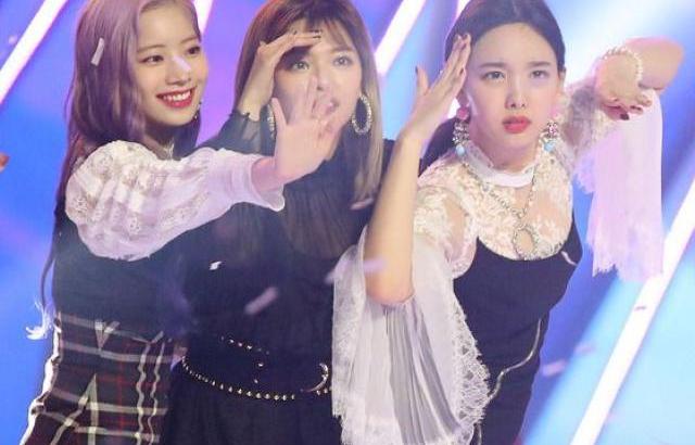 아기맹수 챙기는 나연 + 팬들 찾는 다현 정연 나연