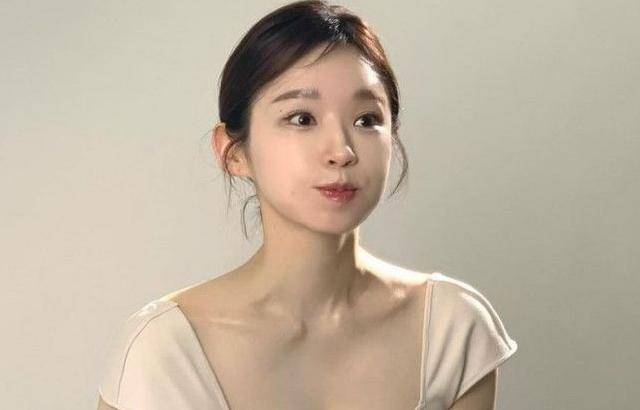 강민경