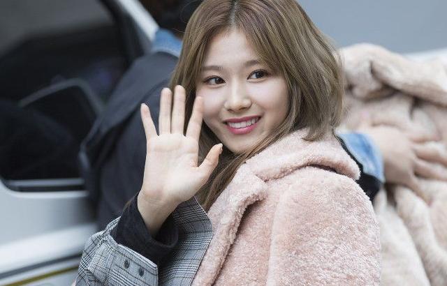 트와이스 사나
