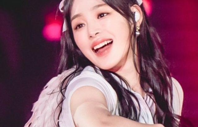 아이유 콘서트 게스트로 나선 뉴진스