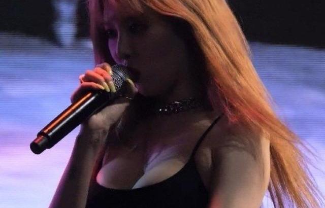 슬립 원피스 입은 현아