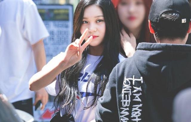 여자친구 엄지