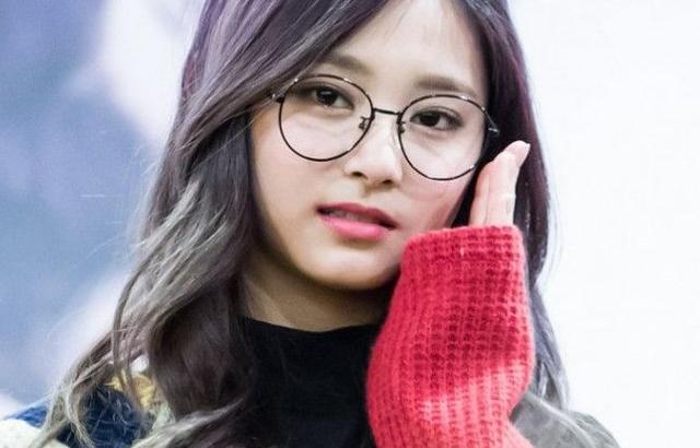 안경 낀 아이돌