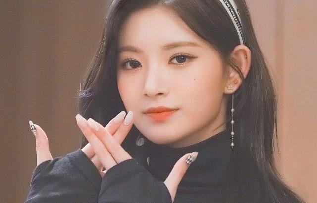 EVERGLOW 왕이런
