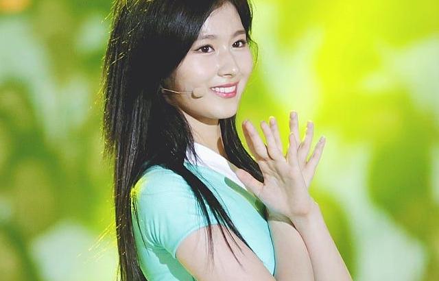 트와이스 사나