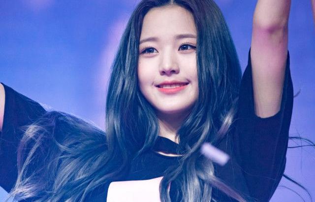 아이즈원 영 이채연 권은비 강혜원, 공항 외 (24 p)