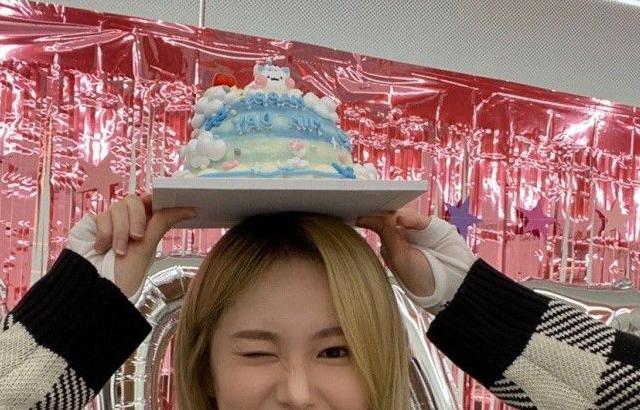 EVERGLOW Mia