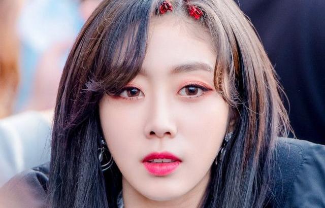 러블리즈 눈큰애 서지수