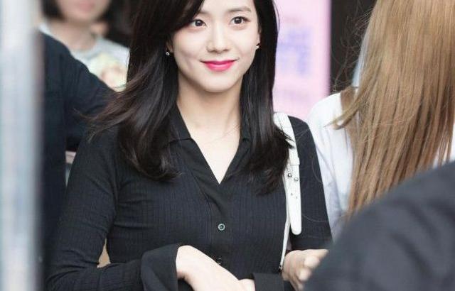 셔츠입은 지수
