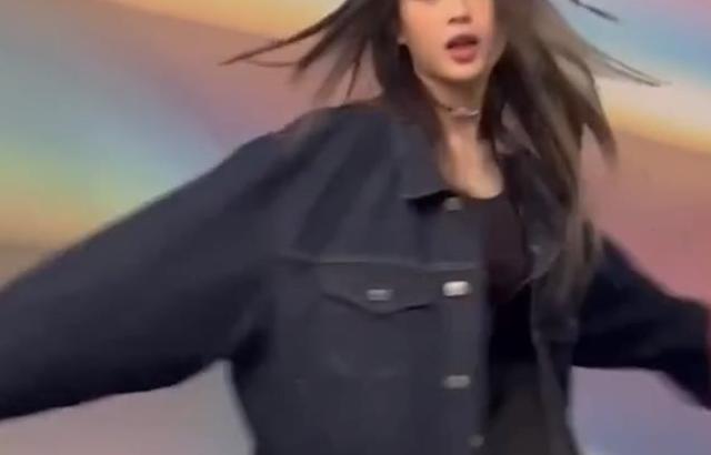 NewJeans hanni