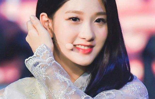 FROMIS9 Lee Seo Yeon