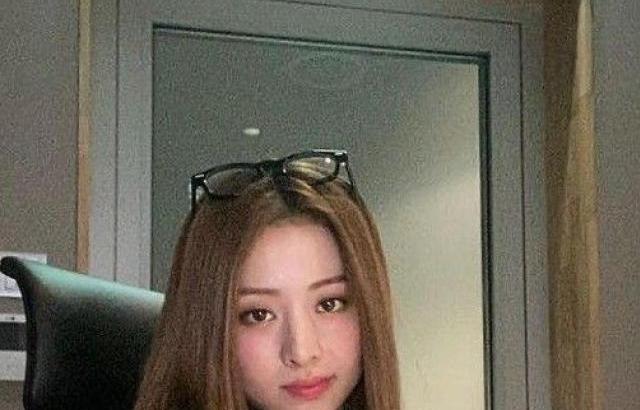 LE-SSERAFIM Yunjin