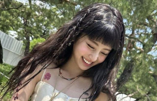 LE SSERAFIM YUNJIN