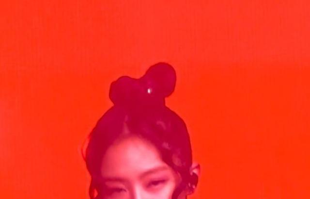 BLACKPINK JENNIE