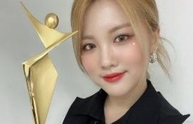 tri.be Jia
