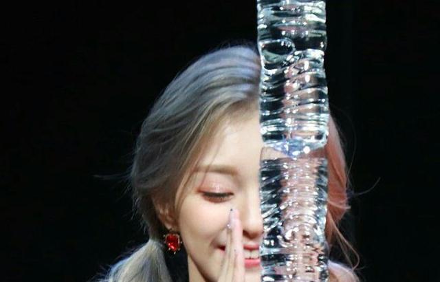 프로미스나인 이나경