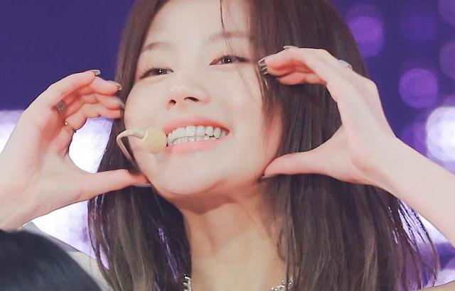 트와이스 사나