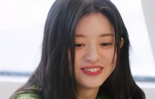 ILLIT 민주