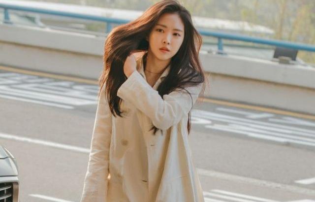 손나은 공항패션 고화질 180426
