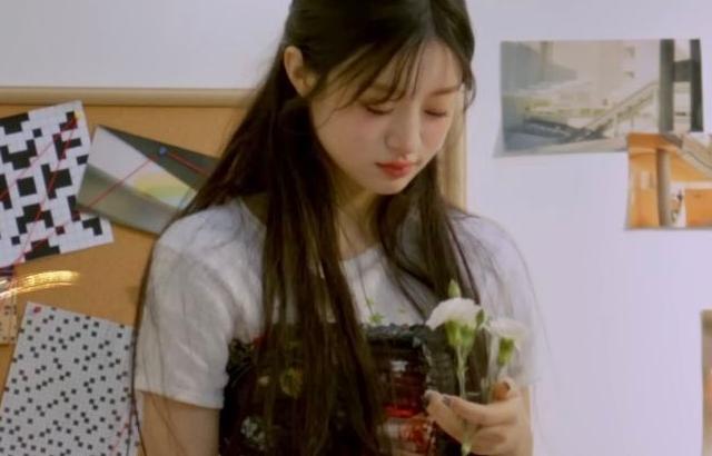 ILLIT 민주