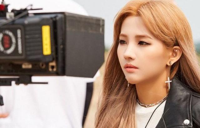 (G)-IDLE 소연