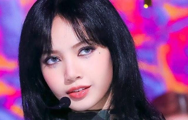 BLACKPINK LISA
