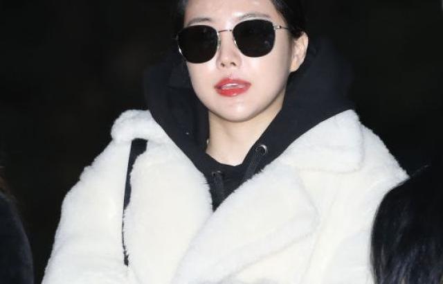 손나은, 사랑스러운 북극곰 패션 출근