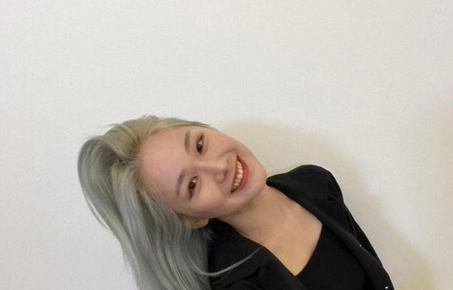 EVERGLOW Mia