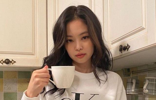BLACKPINK JENNIE
