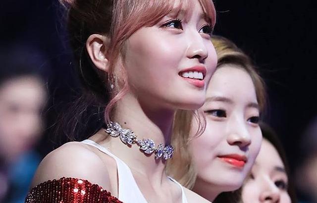 TWICE MOMO