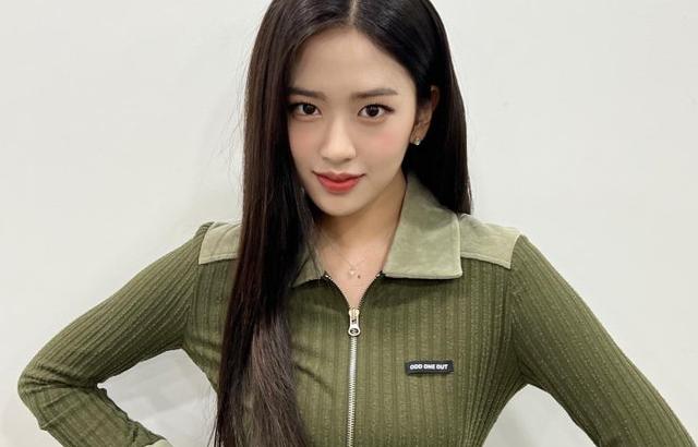 IVE YUJIN