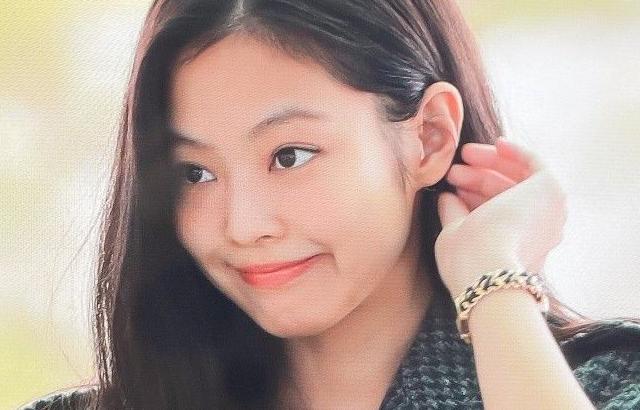 BLACKPINK JENNIE