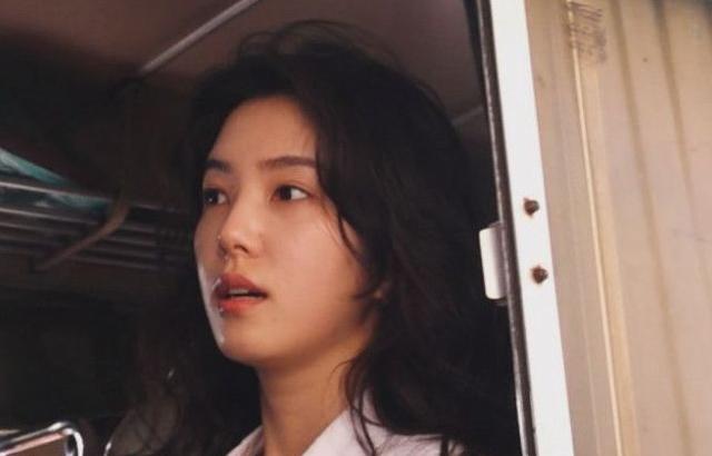 강지영 아나운서