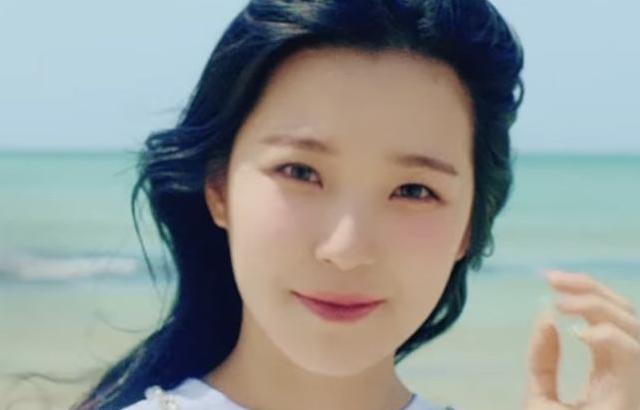 FROMIS 9  백지헌