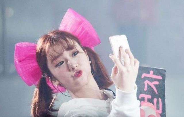 에이핑크 윤보미 왕리본