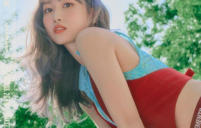TWICE MOMO