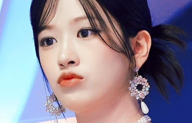 안유진