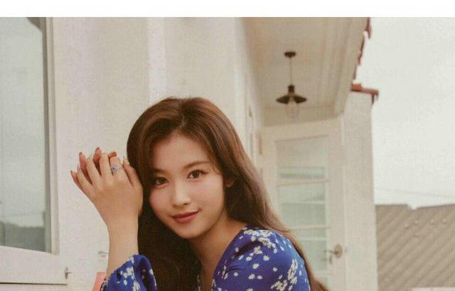 트와이스 사나